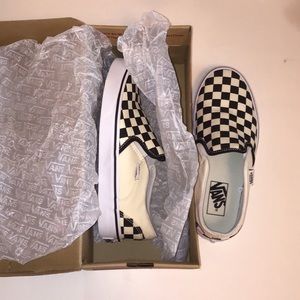 BRAND NEW WHITE/BLACK CHECKERED VANS